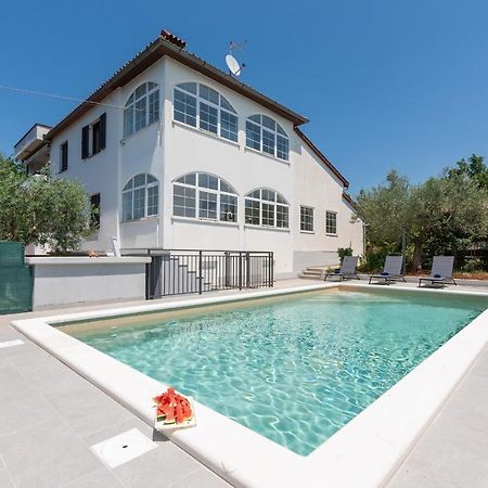 Marinela Korsa With Pool Hotel Sveti Lovreč Pazenatički Eksteriør billede