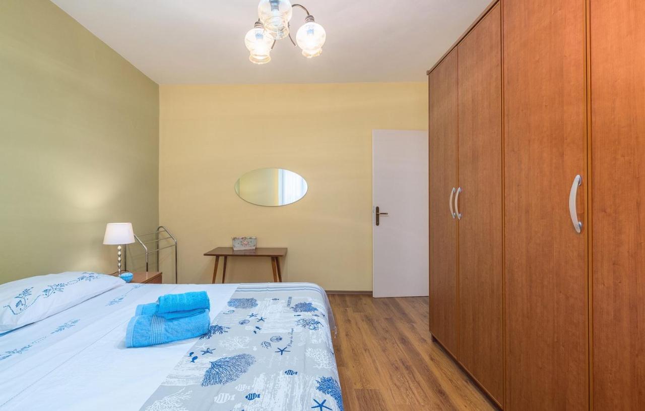 Marinela Korsa With Pool Hotel Sveti Lovreč Pazenatički Værelse billede