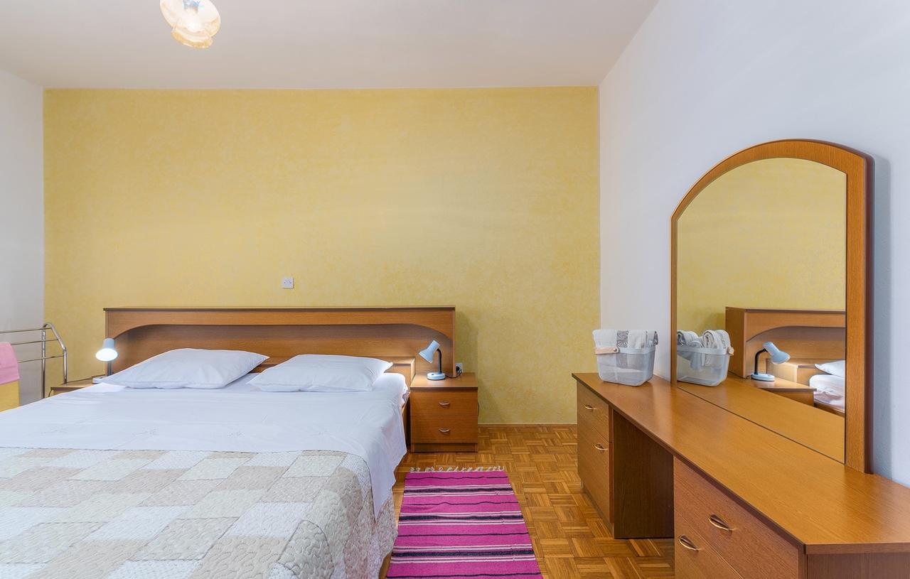 Marinela Korsa With Pool Hotel Sveti Lovreč Pazenatički Værelse billede